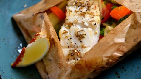 Parchment Paper Cod Recipe - one of my new favorite recipes courtesy of @lgmeats - https://lakegenevacountrymeats.com/recipes/parchment-paper-cod-recipe Cod In Parchment, Baked Whole Fish, Baked Cod Recipes, Citrus Fish, Cod Recipe, Cod Recipes, Steam Cooking, Food Log, White Fish