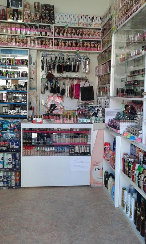 Nails Shop Design Salons Small Spaces, Makeup Shop Design Interior, Small Shop Design, Beauty Shop Decor, Gift Shop Displays, Shop Counter Design, Maquillage Yeux Cut Crease, Diy Clothes Rack, Room Hacks