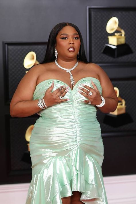 The 17 Best Lizzo Outfits That Are Good as Hell | Who What Wear Lizzo Aesthetics, Lizzo Outfits, Bodycon Outfit Ideas, Bodycon Outfit, Embellished Bodysuit, Noah Cyrus, Body Hugging Dress, Moschino Dress, Bodycon Outfits