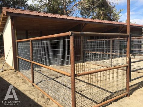 Diy Farm Animal Pens, Pig Farrowing Pen, Small Cattle Working Pens Design, Cattle Sorting Pens, Round Pens For Horses, Show Cattle Barn, Fence Line Hay Feeder For Cattle, Cattle Pens, Bison Ranch