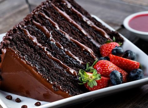 We all know about those beloved restaurant meals that you can't help but order when dining out, but just because popular doesn't mean they're good for you. Cheesecake Factory Pasta, Brazilian Sweets, Pf Chang, Expired Food, Restaurant Deals, 31st Birthday, Chocolate Lava, Chocolate Lava Cake, Eat This Not That