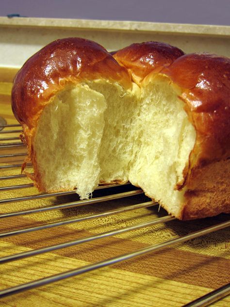 I thought this recipe was very simple and easy to follow.  Will practice more! Chinese Bread Recipe, Bakery Buns, Chinese Bakery, Biscuit Rolls, Chinese Dessert, Breads & Buns, Sweet Buns, Bread Making, Bread Bun