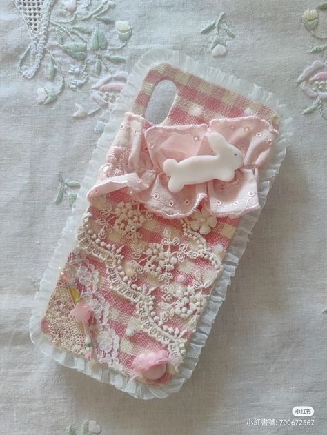 Patchwork Phone Case, Custom Diy Ideas, Bubblegum Coquette, Iphone Case Handmade, Tumblr Phone Case, Crochet Phone Cover, Handmade Phone Case, Kawaii Core, Hand Embroidery Art