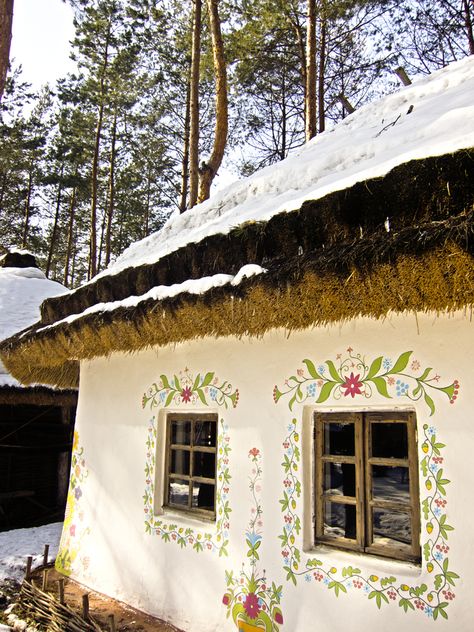 Folk House, Ukranian Folk Art, Ukrainian Folk Art, Folk Painting, Traditional Ukrainian Folk Art, Ukrainian Art Paintings, Ukrainian Architecture, Traditional Ukrainian House, Bulgarian Village House