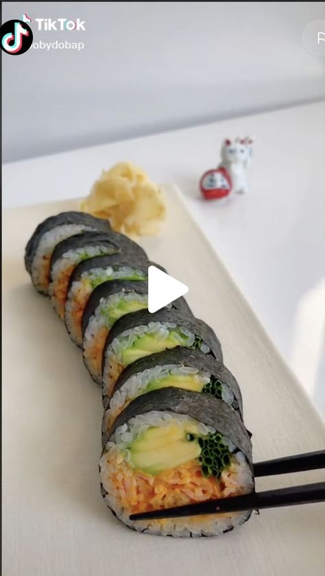 Healthy Sushi, Sushi Recipes Homemade, Making Sushi, Sushi Roll Recipes, Sushi At Home, Homemade Sushi, Sushi Recipes, Food Videos Cooking, Interesting Food Recipes