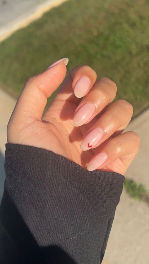 Short simple classy heart almond nails, valentines day, cute, hailey beiber nails, glossy, simple Really Basic Nails, Almond Nails Valentines, Heart Almond Nails, Beiber Nails, Work Appropriate Nails, Nails Valentines Day, Classy Almond Nails, Orange Acrylic Nails, Nails Valentines