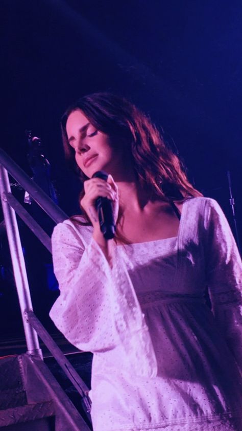 Lana Del Rey Purple Wallpaper, Lana Del Rey Purple, Lana Del Rey Pictures, Lana Del Rey Concert, Lana Del Rey Love, Lana Del Rey Vinyl, Lana Rey, Elizabeth Grant, Lana Del Ray