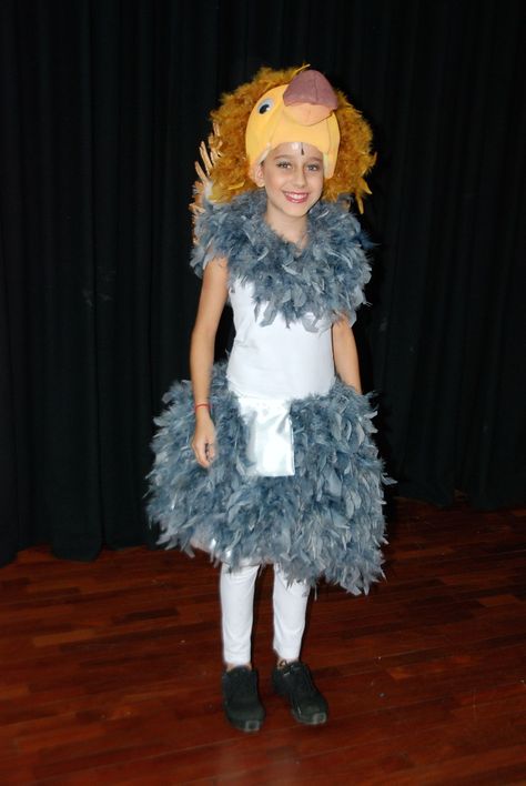 Dodo bird costume Dodo Costume, Dodo Bird Costume, Diy Group Halloween Costumes, Bird Ideas, Dodo Bird, Popular Halloween Costumes, Alice Costume, Best Celebrity Halloween Costumes, Bird Costume