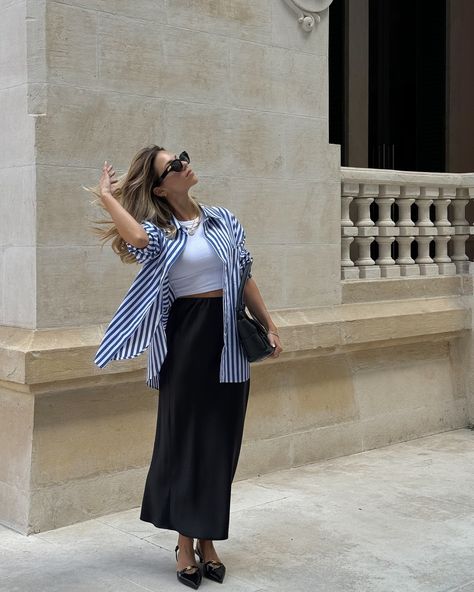 Styling a blue striped shirt for the office paired with a black silk skirt and massimo dutti slingbacks #springoutfit #outfitinspiration #stripedshirt #avenuethelabel #silkskirt #slingback #portuguesegirl #stylingideas Black Silk Skirt, Blue Striped Shirt, Office Outfit, Inspo Outfit, Slingbacks, Silk Skirt, May 27, Office Outfits, Massimo Dutti