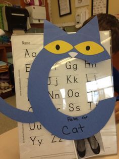 "C" Pete the Cat, Rocking in my School Shoes                                                                                                                                                      More Gifts For Tennis Players, Junior Kindergarten, Prek Crafts, Prek Ideas, September Crafts, Pete The Cats, Fall Themes, Abc Art, Author Study