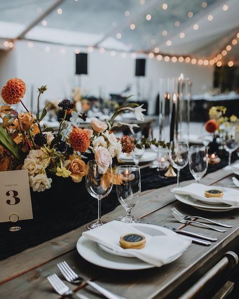 Black And Gold Fall Wedding, Rust And Black Wedding, Black And Orange Wedding, Black Tablecloth Wedding, Moody Bar, Theater Wedding, Wildflower Centerpieces, Floral Palette, Witch Wedding