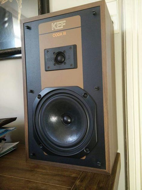 Kef Speakers, Hifi Audiophile, Floor Standing Speakers, Vintage Speakers, Speaker Box Design, Vintage Hifi, Monitor Speakers, Sound Systems, Integrated Amplifier