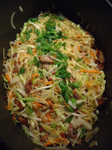 Saimin Recipe Hawaii, Fried Saimin Recipe Hawaii, Fried Saimin Recipe, Saimin Recipe, Fried Saimin, Chow Fun Recipe, Tasty Noodles Recipe, Ono Kine Recipes, New Year Traditions