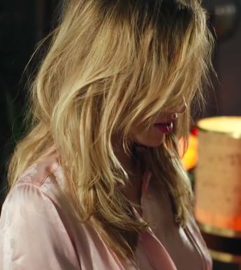 Suki Waterhouse side view of hair. Suki Waterhouse, Side Profile, Side View, Nyx, Short Hair, Hair Makeup, Short Hair Styles, Long Hair Styles, Hair Styles