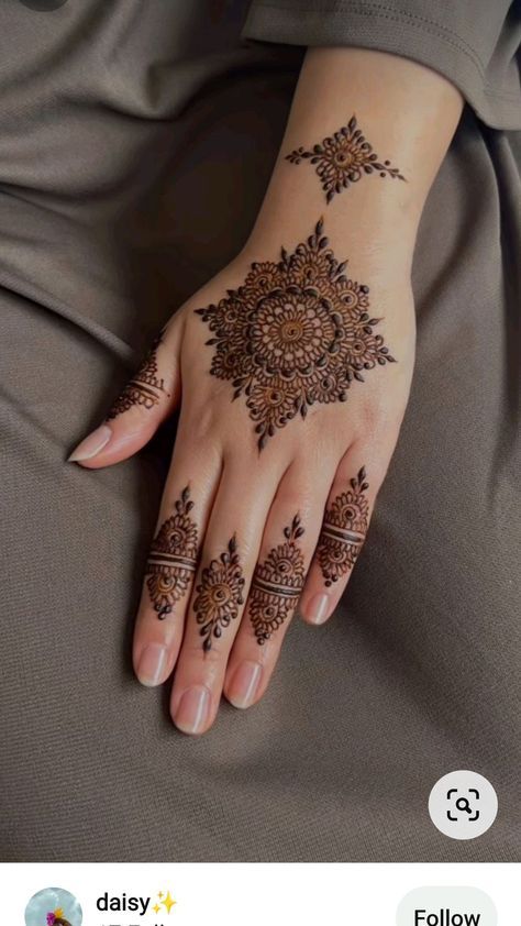 Henna 2024, Simple Mehandi Designs, Shoes For Him, School Lunch Lady, Mhndi Design, Simple Henna Designs Hand, Hena Designs, Short Mehndi Design, Simple Mehendi Designs