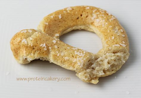 Protein Pretzels: Someone please make these and bring them in for me to taste!! Protein Soft Pretzels, Protein Pretzels, Protein Powder Bagels, Pumpkin Protein Bagels, High Protein Cheesy Crackers, Skinnytaste High Protein Bagels, Sun Warrior, Ripped Recipes, New York City Style