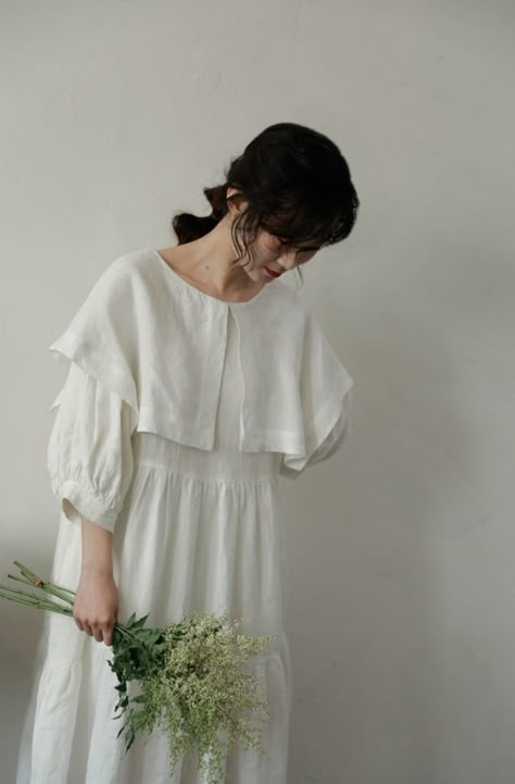 Linen Dresses Summer Chic, Linen Dresses Summer, Minimal Dress, Blouse Casual Fashion, Simply Dress, Trendy Shirt Designs, Clueless Outfits, Fashion Corner