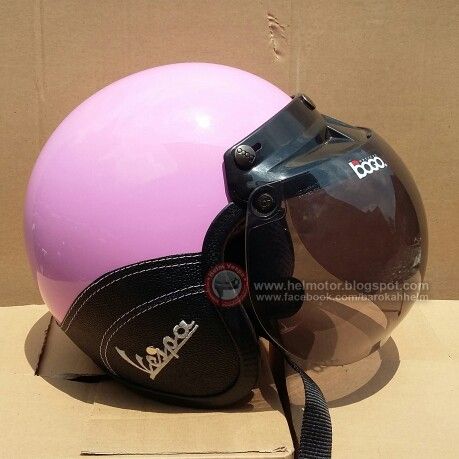 Helm Bogo Vespa Pink Helm Bogo Aesthetic, Helm Bogo, Sepeda Motor, Aesthetic Things, Show Horses, Aesthetic Girl, Mask, Pink