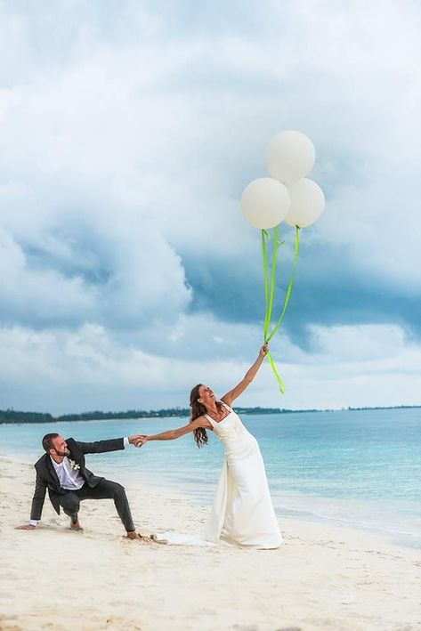 Bahamas Wedding Ideas, Beach Bride And Groom, Hawaiian Wedding Themes, Grand Bahama Island, Bahamas Honeymoon, Wedding Artwork, Bahamas Wedding, Grand Bahama, Bahamas Cruise