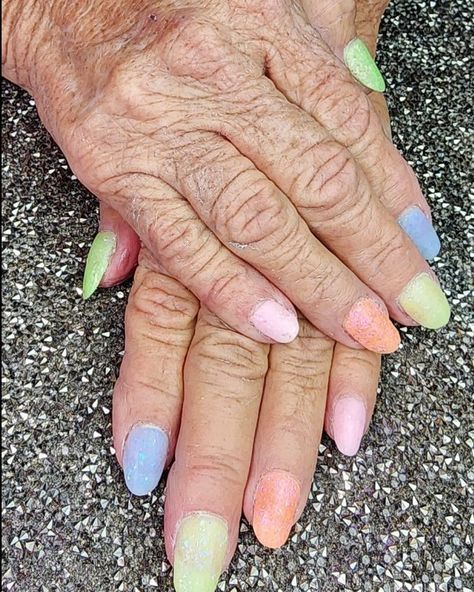 Check out this stunning mani by Vikki! 😍 They can't get enough of their Peppi Gel experience. Want to join the fun? Follow me for more amazing Peppi Gel magic! 💖 Ready to take the plunge? Get your kit here: https://www.peppigel.com/dipdelights #FridayFun #PeppiGel Peppi Gel, Nail Tech, Diy Nails, Follow Me, Canning, Nails