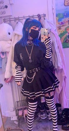 Edgy Outfits Grunge, Goth Girl Outfits, Soft Aesthetic Outfits, Dark Clothing, Estilo Dark, Pastel Goth Outfits, Egirl Fashion, E Girl Outfits, Outfits Edgy