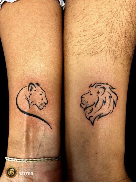 Coupletattoos Husband And Wife Lion Tattoos, Lion Tattoo For Couples, Couples Animal Tattoos, Lion Tattoo Couple, Matching Leo Tattoos, Lion Couple Tattoo, Couples Lion Tattoo, Couple Matching Tattoos, Herren Hand Tattoos