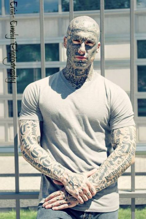 Tattooed Guys, Heavily Tattooed, Face Tats, Tattooed Men, Gangsta Tattoos, Facial Tattoos, Labret Piercing, Facial Piercings, Face Tattoos