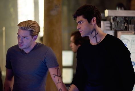 Alec And Jace, Shadowhunters Season 3, Shadowhunter Academy, Clary And Jace, Shadowhunters Tv Show, Dominic Sherwood, Matthew Daddario, Alec Lightwood, Promotional Image