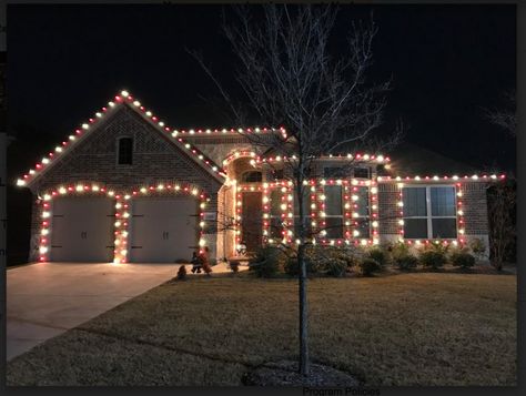 Customer Photo: Red and white smooth LED bulbs Outdoor Christmas Lights Diy, Custom Christmas Lights, Exterior Christmas Lights, Green Christmas Lights, Christmas Lights On House, Red Christmas Lights, C9 Christmas Lights, Christmas Lights Wallpaper, Christmas Lights Outside