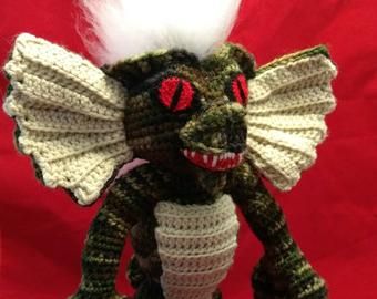 Disney Crochet Pattern, Monster Crochet, Crochet Monsters, Crochet Cat Pattern, Crochet Stitches Patterns, Gremlins, Crochet Hat Pattern, Crochet Toys Patterns, Skull And Bones