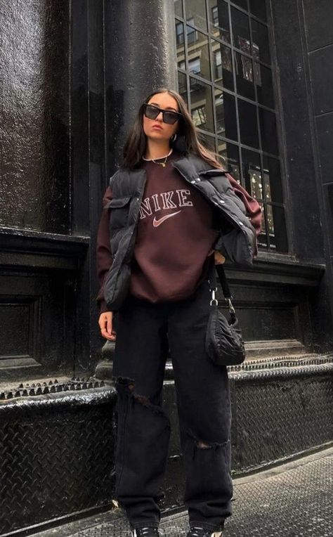 Outfit Inspo Winter Street Fashion, Street Styles Outfit, Street Wear Winter Outfits, Street Wear Outfits Women, Streetwear Fashion Women Street Styles, Winter Streetwear Women, Street Wear Winter, Outfits Women Winter, California Christmas