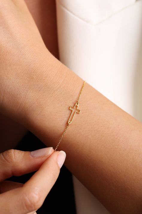 Sterling Silver Tiny Cross Bracelet, Cross Jewelry, Religious Bracelet, Tiny Cross Bracelet, Dainty Cross Jewelry, Christmas Gifts for Women CROSS BRACELET Women Cross Bracelet comes in Silver Cross Bracelet  which are no secret a trending religious bracelet jewelry that is a great and best gift for your loved ones for any occasion especially as Christmas Gifts. Cross Bracelets are completely on trend making it perfect gift for your wife, partner, friend or family member. Religious Gifts always Christian Jewelry For Women Bracelets, Cute Christian Jewelry, Cross Bracelets, Silver Cross Bracelet, Christian Accessories, Christian Bracelets, Preppy Jewelry, Tiny Cross, Jewelry Accessories Ideas