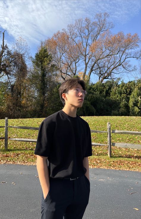 Asian Guy Hair, Daniel Kwon, Asian Guy Outfits, Guy Fashion Aesthetic, Outfit Cowok Korea, Circle Glasses Aesthetic, Black Eboy, Dark Academia Guys, Dark Academia Boy