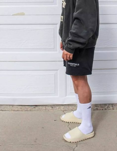 Yzy Slides Outfit Men, Yeezy Flax Slides Outfit, Bone Yeezy Slides Outfit, Yeezy Onyx Slides Outfit, Yeezy Slides Bone Outfit Men, Mens Yeezy Slide Outfit, Grey Yeezy Slides Outfit, Sweater And Shorts Outfit Men, How To Style Yeezy Slides