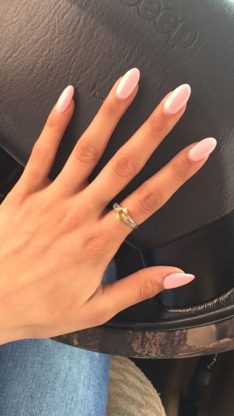 Oval Acrylic Nails, Pale Pink Nails, Oval Shaped Nails, Acrylic Nail Shapes, Nagellack Trends, Light Pink Nails, Wedding Nail, Almond Shape Nails, Almond Nails Designs