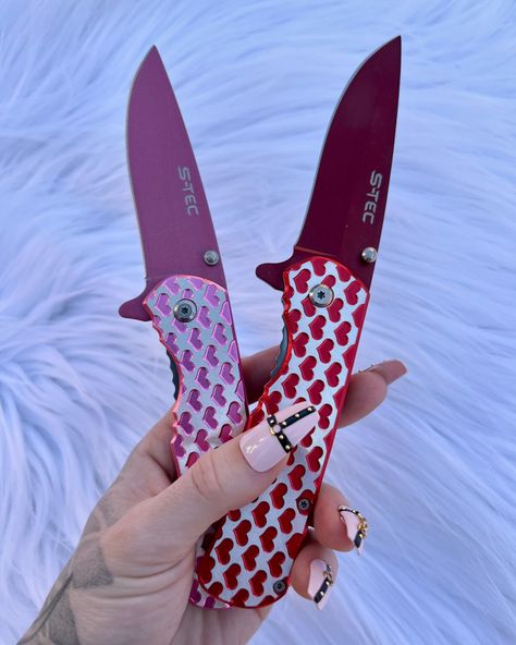 Upgrade your collection with our high-quality tools & accessories. Fast and discreet delivery guaranteed. 🗡️💨 Rainbow Knife, Stiletto Knife, Knife Aesthetic, Easy Perler Beads Ideas, Pretty Knives, Knife Collection, Cool Knives, Pocket Knives, Black Pendant