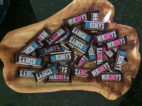 He She Hershey bars. He Or She Hershey Bar, He She Hershey Bars, Hershey Bar Gender Reveal, Hershey Gender Reveal, Chocolate Fountain Gender Reveal, Paintball Gender Reveal, Baby Shower Dessert Bar, Christmas Gender Reveal, Halloween Gender Reveal