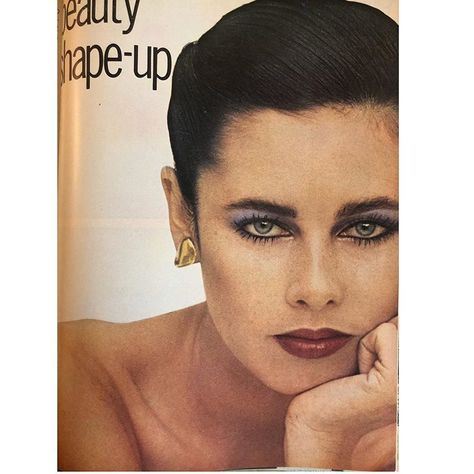 sandylinter på Instagram: "#sandylintermakeup💄 @daylehaddon in color and black and white - Going through #vintagevogue 1976 #bobrichardson photos #suga hair…" Dayle Haddon, 1970s Makeup, 1970s Glam, Show Makeup, Vintage Hollywood Glamour, Canadian Models, Fashion Magazine Cover, Vogue Us, Vogue Covers