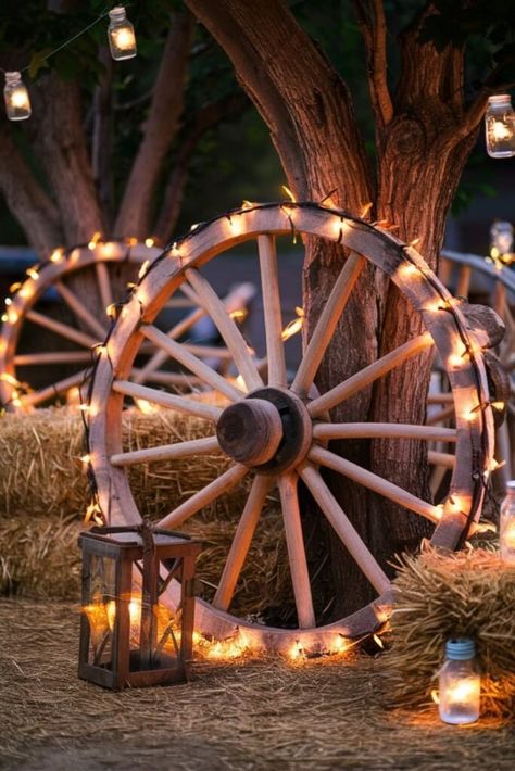 23 DIY Western Party Decorations [Within Minutes] – craftydiyers.com Cowboy Themed Centerpieces, Country Party Decorations Western Theme, Country Western Christmas Decor, Western Birthday Decor, Western Wedding Decor Ideas, Western Decorations Party, Country Western Party Decorations, Cowboy Decorations Western Theme, Country Theme Party Decorations