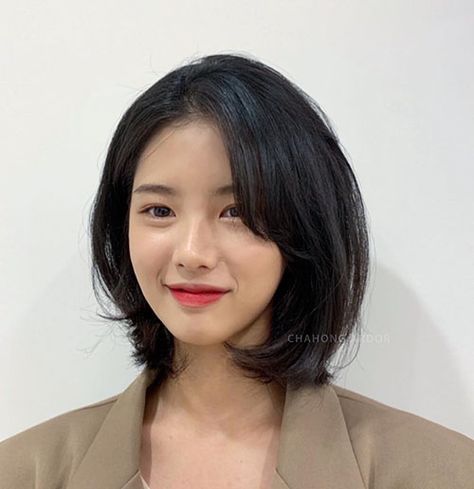 Asian Short Hairstyles, Short Hair Cuts For Round Faces, Korean Short Hair, Asian Short Hair, Haircuts For Wavy Hair, Cute Hairstyles For Medium Hair, Shot Hair Styles, Round Face Haircuts, Short Hair Styles For Round Faces