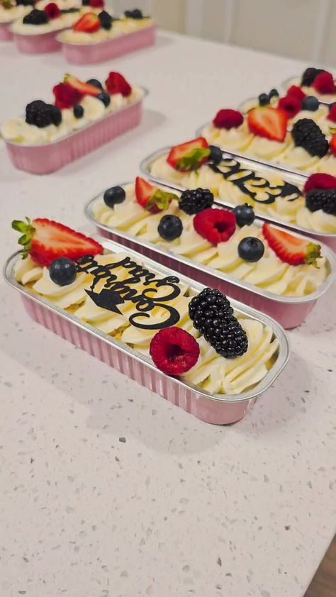 ❗️❗️Tres leches cakes ❗️❗️ Guz Bakery #baking #postrescaseros #minicake #tresleches #huttotx | Guz Bakery | Carla Morrison · Todo Pasa Individual Tres Leches Cake, Mini Tres Leches Cake, Bake Sell, Tres Leches Cake, Tres Leches, Gift Cake, Cake Tins, Xmas Party, Mini Desserts