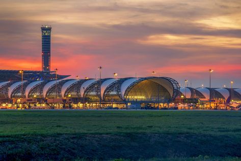 With Bangkok being one of the most-visited cities in the world, there's always a crowd at Suvarnabhumi Airport. Despite its size, BKK isn't as intimidating as it seems. Bangkok Guide, Bangkok Tourist, Bangkok Shopping, Suvarnabhumi Airport, Khao San Road, Thai Airways, Airport Parking, Air Asia, Air One