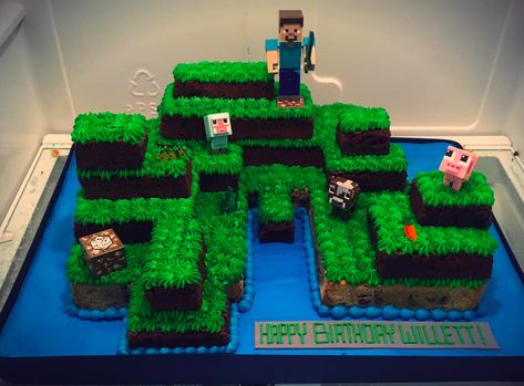 Brownie Cookie Cake, Nether Minecraft, Minecraft Cakes, Kids Birthday Food, Minecraft Bday, Minecraft Food, Minecraft Birthday Cake, Fiesta Theme Party, Mini Cakes Birthday