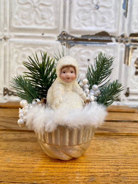 Neutral Christmas Vintage Tassel Vintage Snow Baby - Etsy Diy Vintage Christmas Decor, Bed Springs Repurposed, Shabby Tree Crafts, Christmas Vignettes Display, Vintage Christmas Wreaths, Christmas Cloche Ideas, Ice Skate Decoration, Vintage Glass Ornaments Display, Vintage Inspired Christmas Ornaments