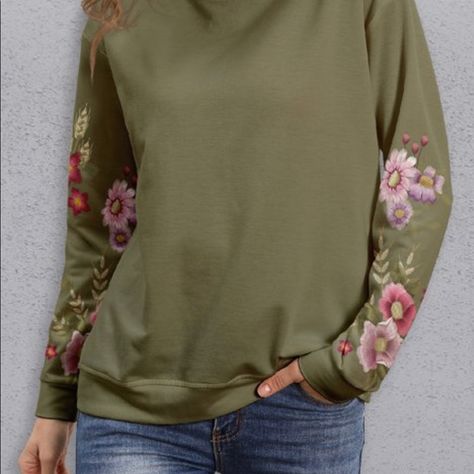 Nwt! Pixielady Olive & Pink Floral Lightweight Crewneck Sweatshirt Size Small 85% Polyester Smoke/Pet-Free Home! Quick Shipper! 5 Star Seller! Posh Ambassador 2! Embroidery Sweatshirt Ideas, Embroidered Flower Sweatshirt, Dark Green Sweatshirt, Alabama Sweatshirt, Fall Embroidery, Sweatshirt Embroidery, Sleeve Embroidery, Crewneck Sweatshirt Women, Winter Capsule