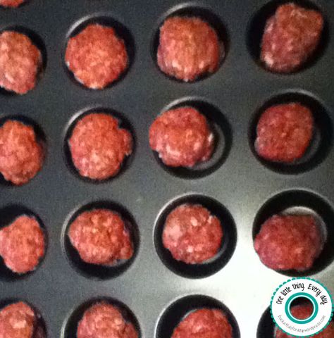 Meatball Muffin Cup, Meatball In Muffin Tin, Muffin Tin Meatballs, Muffin Meatballs, Oven Baked Meatballs Ground Beef, Meatballs In Bbq Sauce, Oven Meatballs, Bacon Wrapped Meatballs, Baked Italian Meatballs