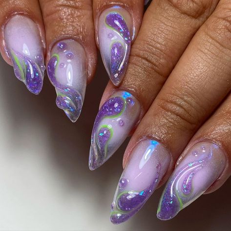 FLORA des WINX 🧚 mood pour Premier set à l’airbrush qui est vite monté crescendo 😈 PURPLE GLASS SWEET PEA RUBBER TOP #3dnailart #3dnails #purplenails #airbrushnails #glitternails #stiletto ##auroranails #thegelbottle #nailart #nailporn #naildesign #onglestrasbourg #nailartstrasbourgle Winx Club Nails Designs, Winx Club Inspired Nails, Winx Mood, Winx Club Nails, Rubber Gel Nails, Purple Jelly Nails, Dark Purple Nails, Aurora Nails, Purple Nail Art