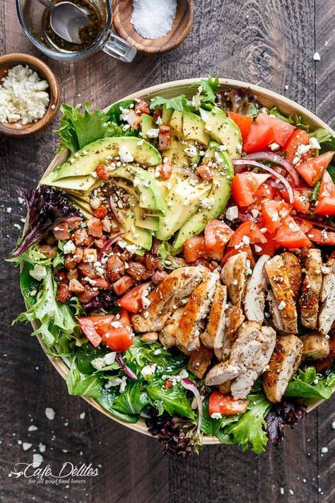 Avocado Feta Salad, Balsamic Chicken Salad, Grilled Chicken Avocado, Avocado Blt, Feta Salad Recipe, Blt Salad, Feta Chicken, Bacon Avocado, Balsamic Chicken