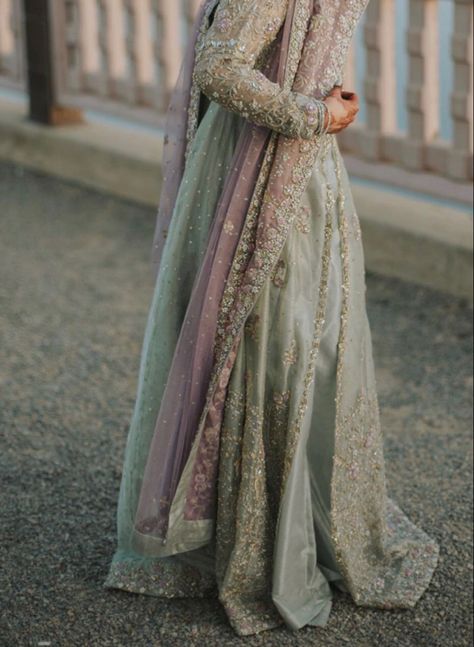 Bridal Nikkah Dresses, Pista Green Wedding Dresses For Eid, Pista Green Reception Dress With Sheer Dupatta, Mint Green Nikkah Dress, Pastel Green Pakistani Dress, Pista Color Walima Dress, Baat Pakki Dress, Valima Dress, Walima Bride