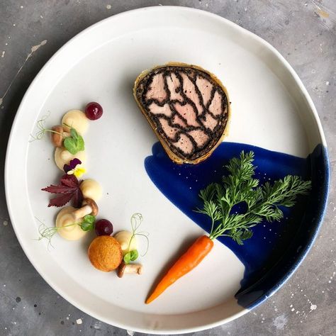 Nick on Instagram: “Pork wellington” Roulade Plating, Pork Wellington, Pork Roulade, Food Presentation, Amazing Food, Dressage, Fine Dining, Wellington, Presentation